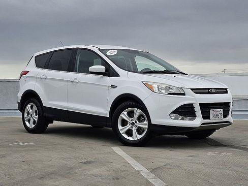 Used 2016 Ford Escape SE FWD image 3