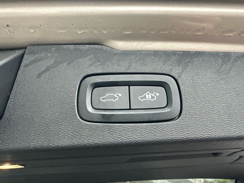 Used 2024 Volvo V60 B5 Cross Country Plus w/ Protection Package Premier image 11