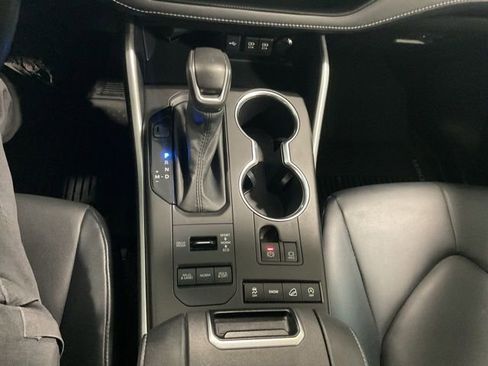 Used 2020 Toyota Highlander XLE image 15