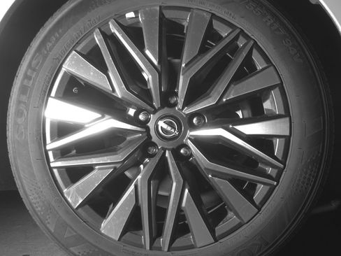 Used 2025 Nissan Altima 2.5 SV image 12