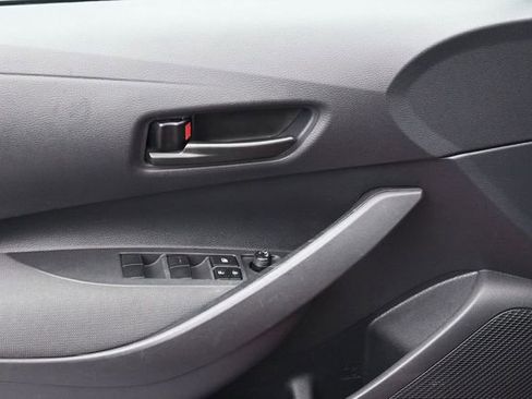 Used 2025 Toyota Corolla LE FWD image 17