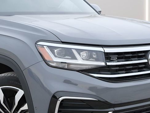 Used 2023 Volkswagen Atlas Cross Sport SEL Premium R-Line AWD/4WD image 36