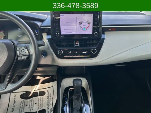 Used 2022 Toyota Corolla LE FWD image 17