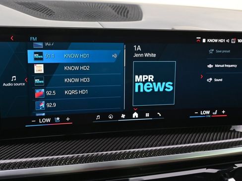 Used 2025 BMW X5 M Competition w/ Executive Package image 32