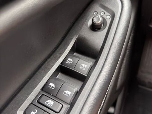 Used 2023 Jeep Grand Cherokee Altitude AWD/4WD image 20