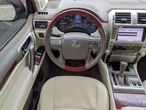 Used 2013 Lexus GX 460 w/ Comfort Plus Pkg image 17