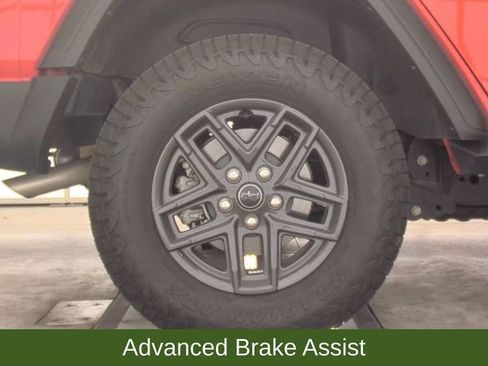 Used 2025 Jeep Wrangler Sport S image 14