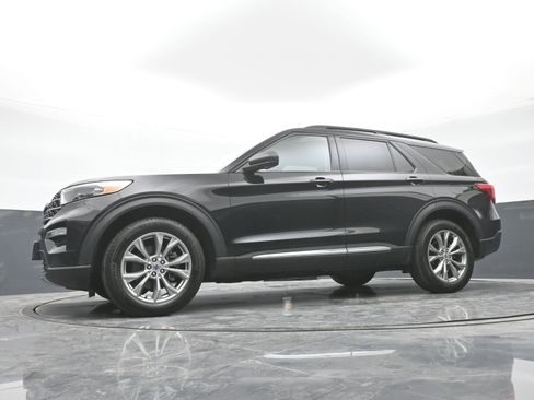 Used 2023 Ford Explorer XLT w/ Equipment Group 202A image 42