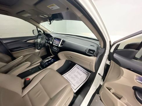 Used 2017 Honda Pilot Touring image 29