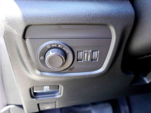 New 2026 Jeep Grand Cherokee Altitude RWD image 19