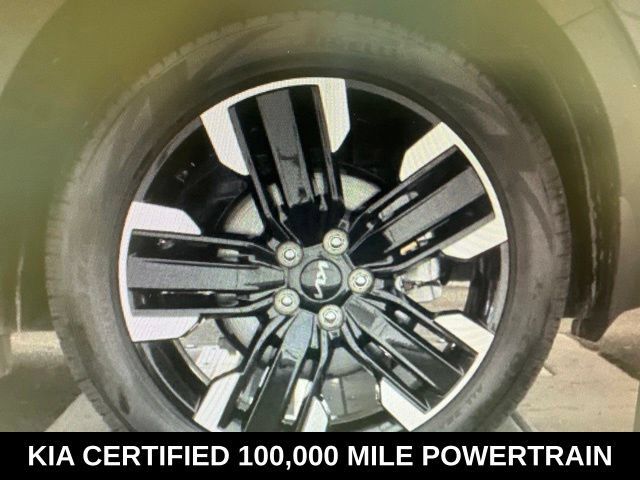 Certified 2025 Kia Telluride SX FWD image 14