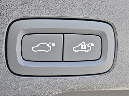 New 2026 Volvo XC60 B5 Core w/ Protection Package image 13