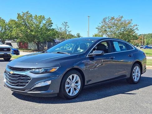 Used 2020 Chevrolet Malibu LT w/ Leather Package image 3