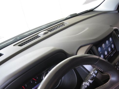 Used 2022 GMC Terrain AT4 AWD/4WD image 22