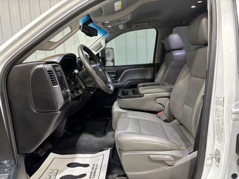 Used 2019 Chevrolet Silverado 2500 W/T w/ WT Convenience Package RWD image 11