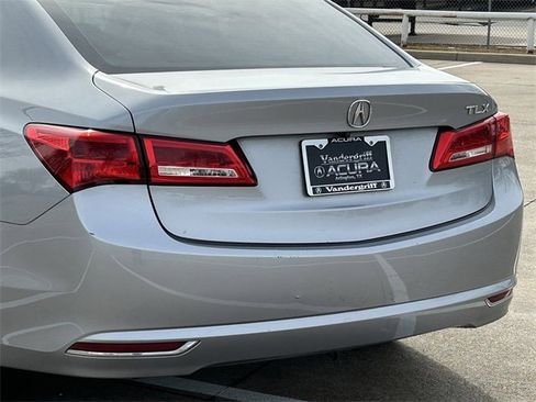 Used 2018 Acura TLX image 6