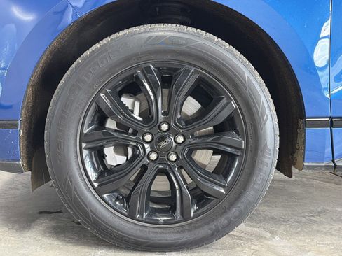 Used 2023 Ford Edge SE w/ Black Appearance Package image 9