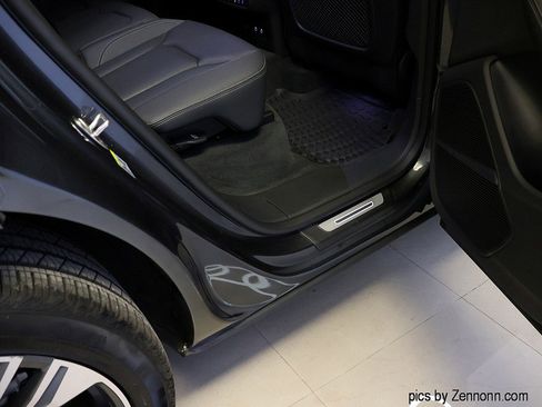 Used 2025 Audi Q8 Premium Plus image 34