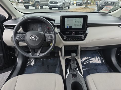 Used 2023 Toyota Corolla Cross L image 20