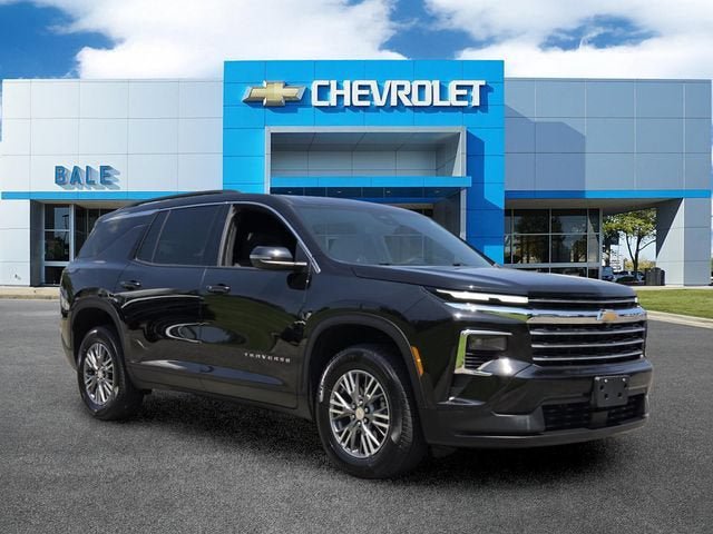 Used 2025 Chevrolet Traverse LT FWD image 1