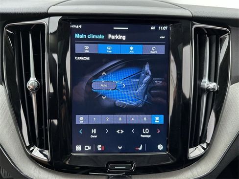 Certified 2025 Volvo XC60 B5 Plus image 18