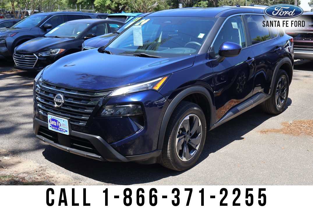 Used 2024 Nissan Rogue SV FWD image 2