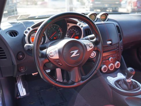 Used 2010 Nissan 370Z Touring w/ Sport Pkg image 25