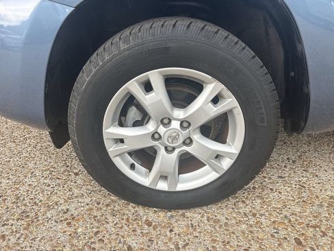 Used 2012 Toyota RAV4 FWD V6 w/ Upgrade Value Pkg image 32