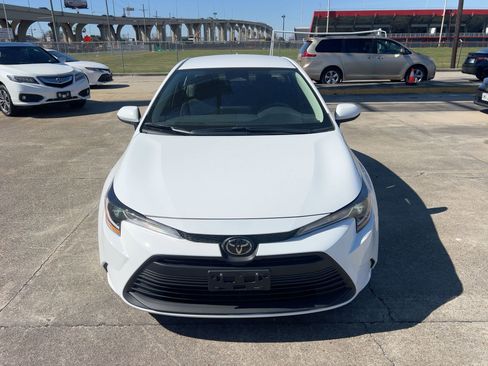 Used 2025 Toyota Corolla LE image 10