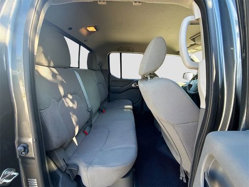 Used 2019 Nissan Frontier SV image 28