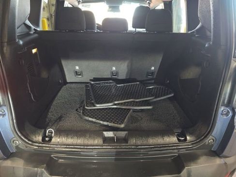 Used 2023 Jeep Renegade Latitude AWD/4WD image 17