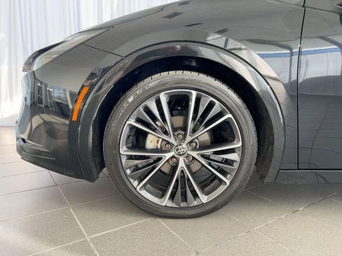 Used 2025 Toyota Prius Limited image 12