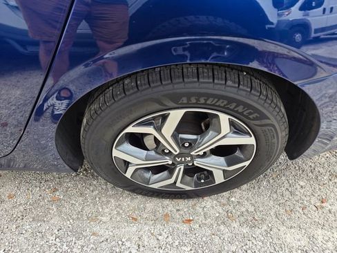 Used 2021 Kia Forte LXS FWD image 4