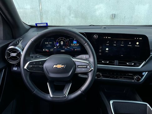 Used 2025 Chevrolet Equinox LT image 13