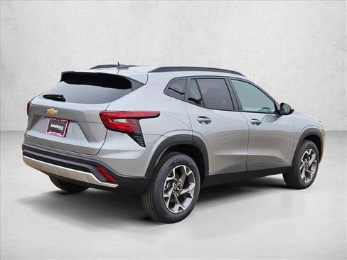 New 2026 Chevrolet Trax LT w/ LT Convenience Package image 2