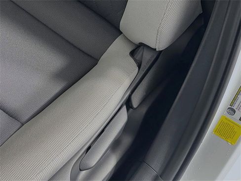 Used 2025 Toyota Corolla LE image 12