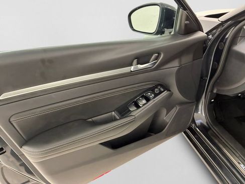 Used 2021 Nissan Altima 2.5 SL FWD image 13