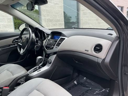 Used 2014 Chevrolet Cruze LT FWD image 19