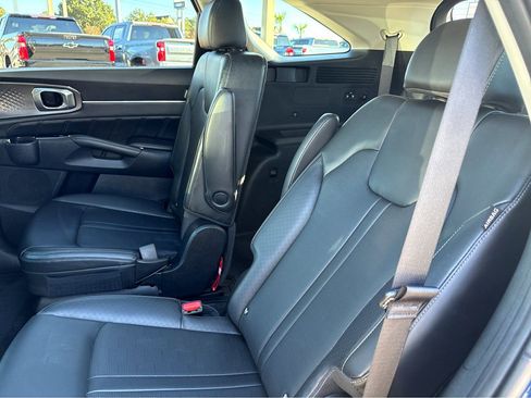 Used 2024 Kia Sorento SX image 17