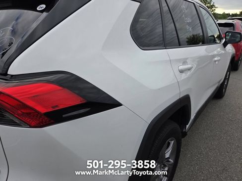 Used 2022 Toyota RAV4 LE AWD/4WD image 9