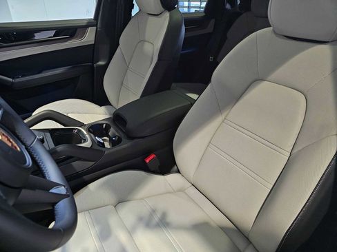 New 2025 Porsche Cayenne S image 23