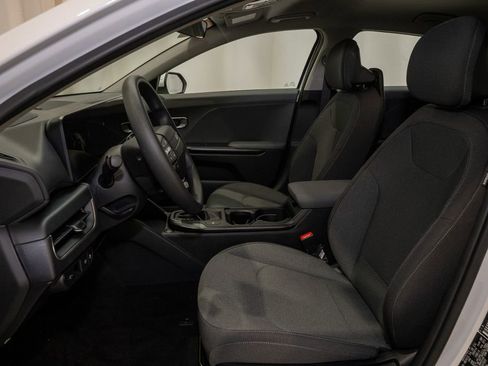 New 2025 Kia K4 LXS image 11