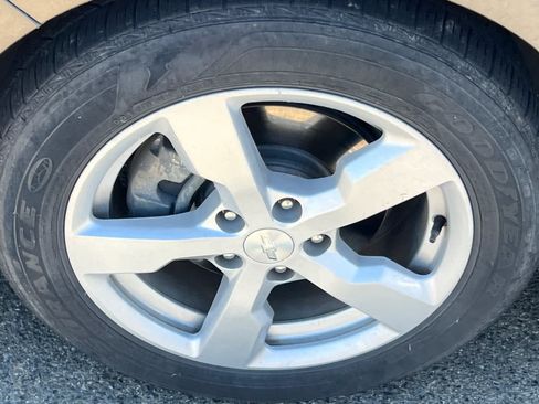 Used 2014 Chevrolet Volt Premium w/ Premium Trim Package FWD image 10