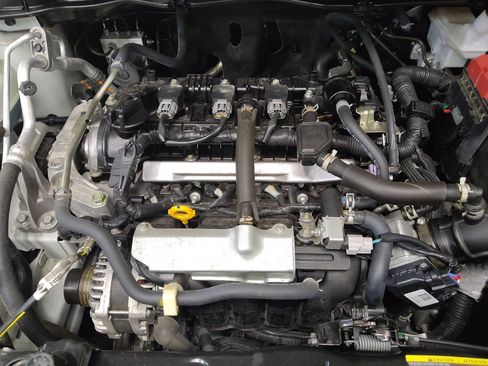 Used 2025 Nissan Versa SV FWD image 30