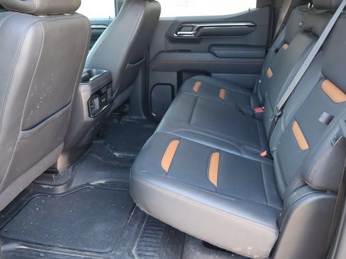 Used 2022 GMC Sierra 1500 AT4 w/ AT4 Premium Package AWD/4WD image 6