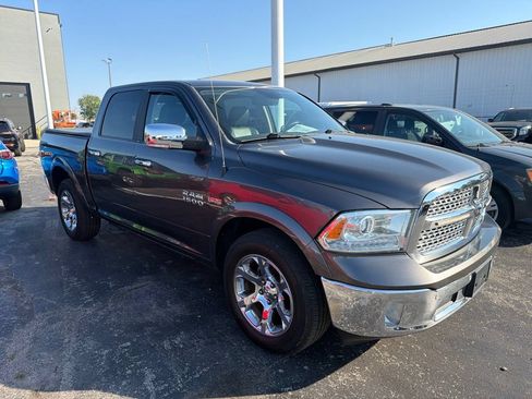Used 2017 RAM 1500 Laramie w/ Convenience Group AWD/4WD image 9