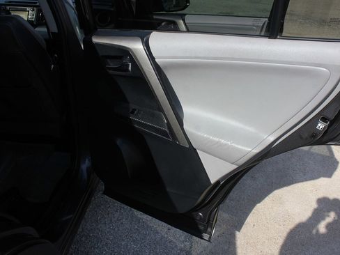 Used 2013 Toyota RAV4 Limited image 36