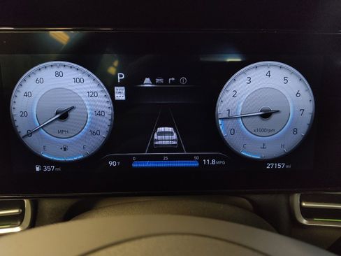 Used 2025 Hyundai Elantra SEL FWD image 23