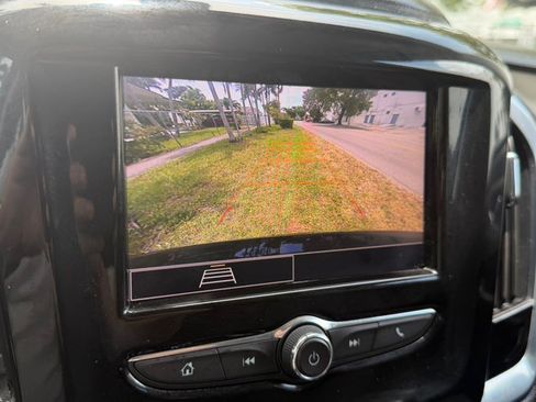 Used 2020 Chevrolet Traverse LS FWD image 8