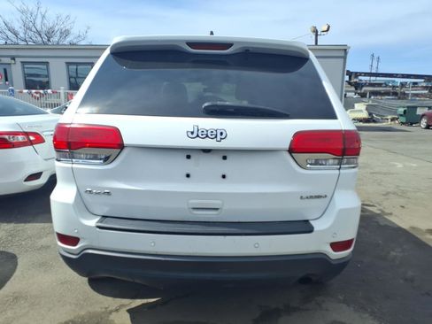 Used 2018 Jeep Grand Cherokee Laredo image 5